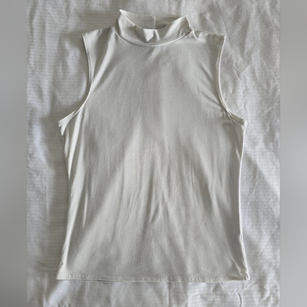 Olivia Rae Classic White Top